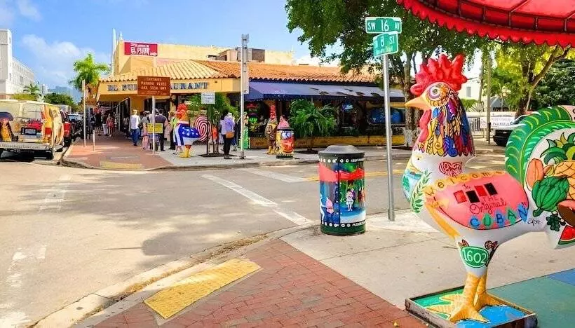 Majatalo Chic Ocean Miami 88