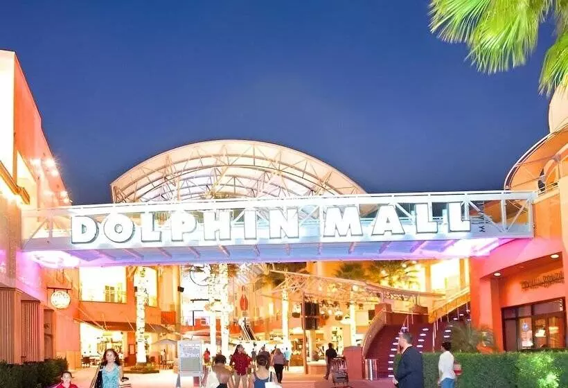 Majatalo Chic Ocean Miami 88