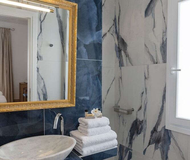 پانسیون The Nestorian House