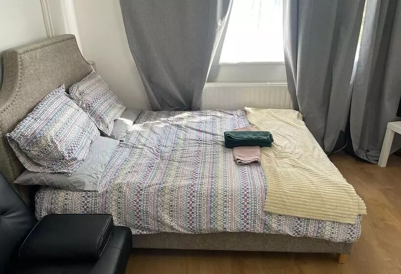 Residenssi Great 5 Bed Wembley Home 25min From Central London