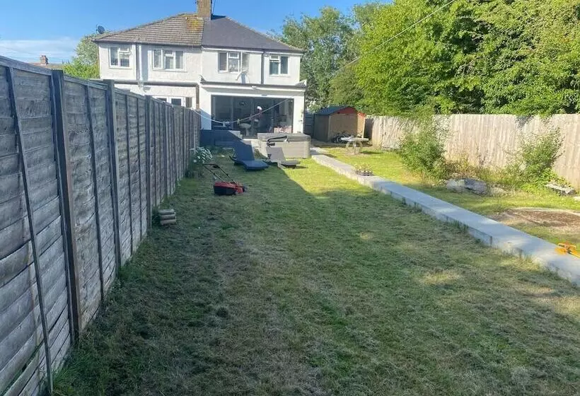 レジデンス Lovely 3 Bed House In Potters Bar Jacuzzi & 75inch