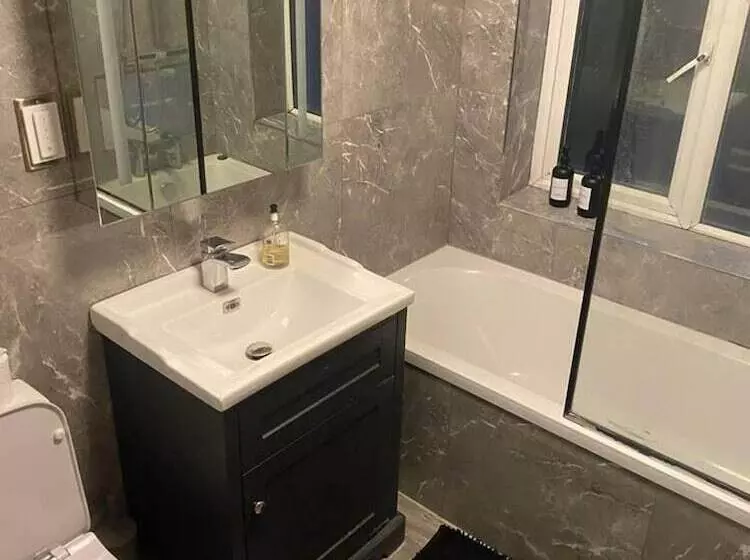 レジデンス Lovely 3 Bed House In Potters Bar Jacuzzi & 75inch