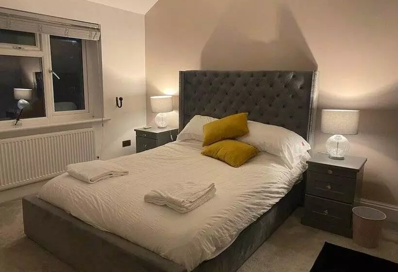 レジデンス Lovely 3 Bed House In Potters Bar Jacuzzi & 75inch