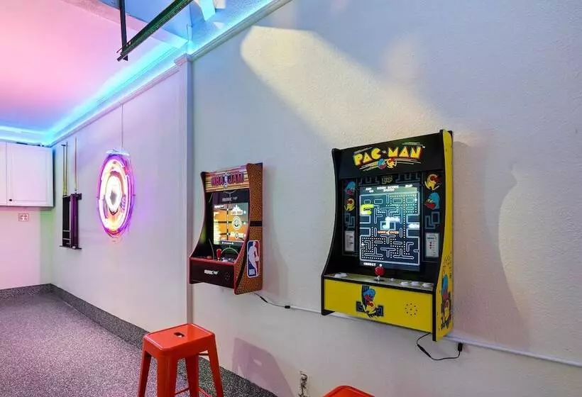 Slice Of Heaven By Avantstay Breathtaking Views!