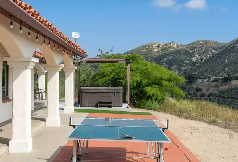 Slice Of Heaven By Avantstay Breathtaking Views!