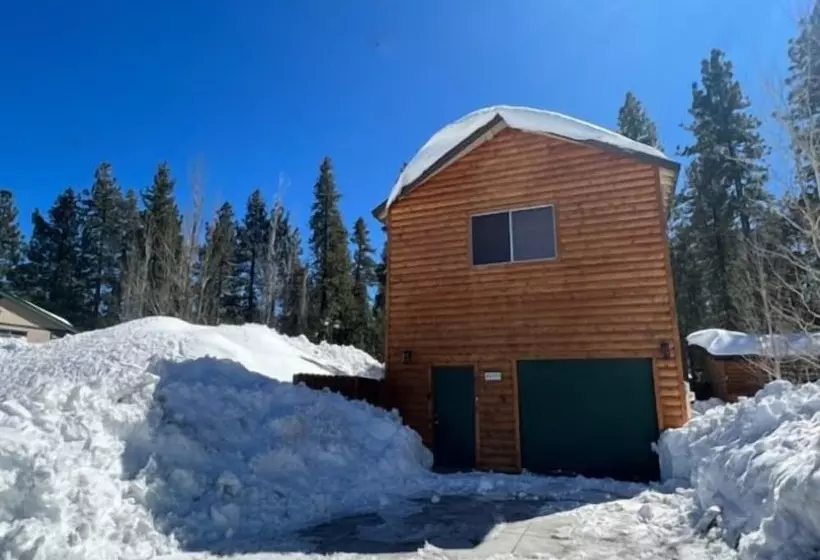 The Bear Den