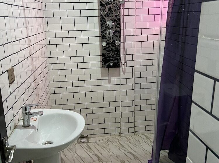 Farik Hotels And Suites