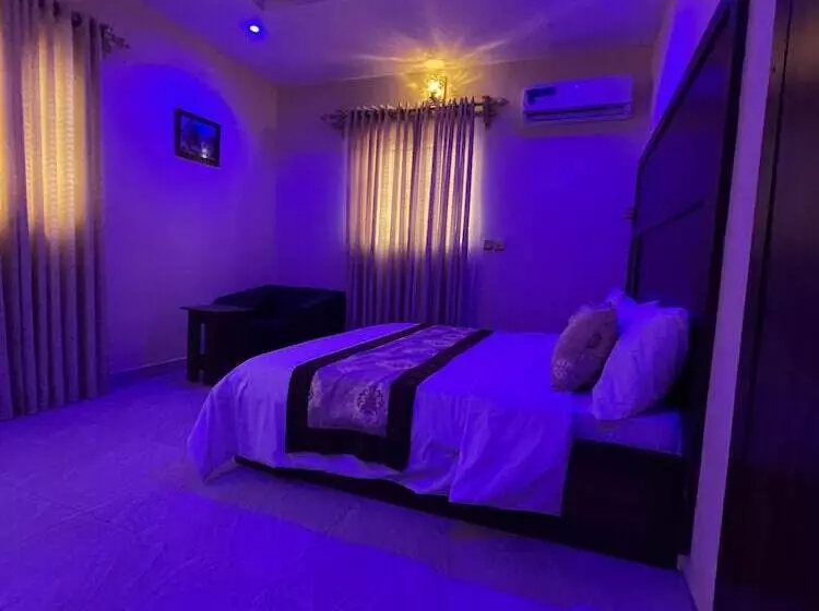 Farik Hotels And Suites