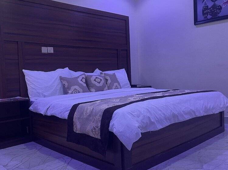 Farik Hotels And Suites