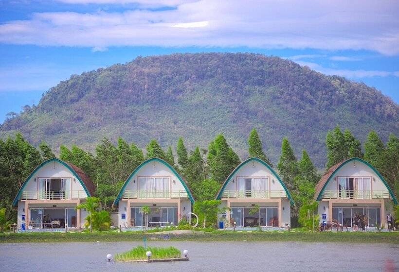 هتل Bali Villa Kampot