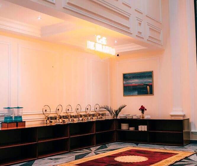 هتل Falettis Grand Bahawalpur