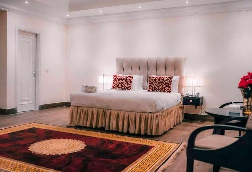 هتل Falettis Grand Bahawalpur