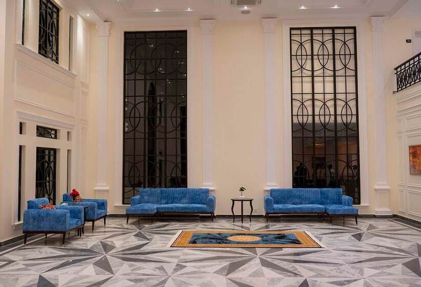 هتل Falettis Grand Bahawalpur