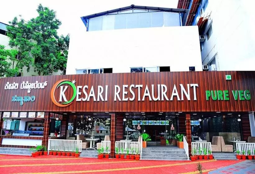 ホテル Kesari Residency