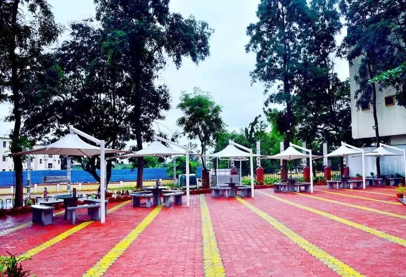 ホテル Kesari Residency