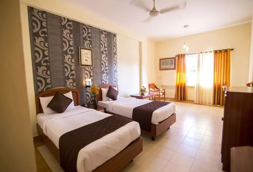 ホテル Kesari Residency