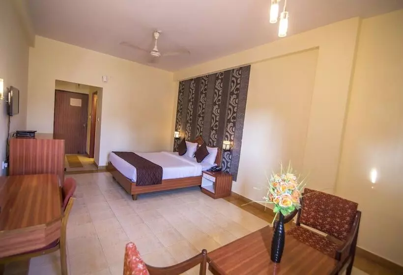 ホテル Kesari Residency
