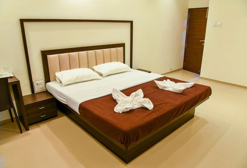 Отель Malvan S Aishwarya