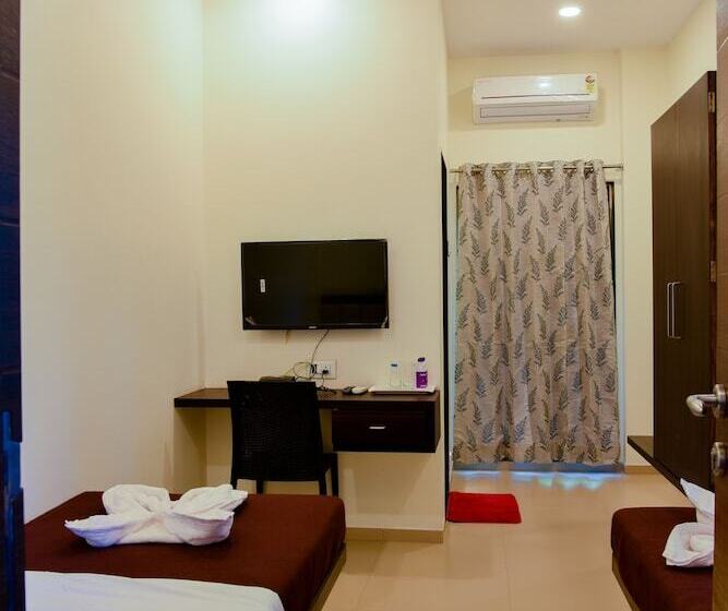 Отель Malvan S Aishwarya