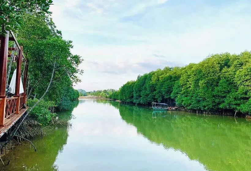 Hotelli O Mary River Resort