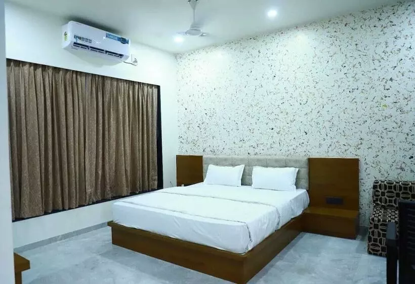 Hotelli Omkara Resort