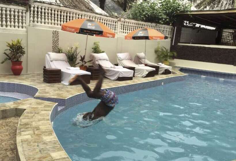 هتل Tariq S Resort And Restaurant