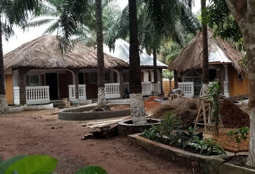 هتل Tariq S Resort And Restaurant