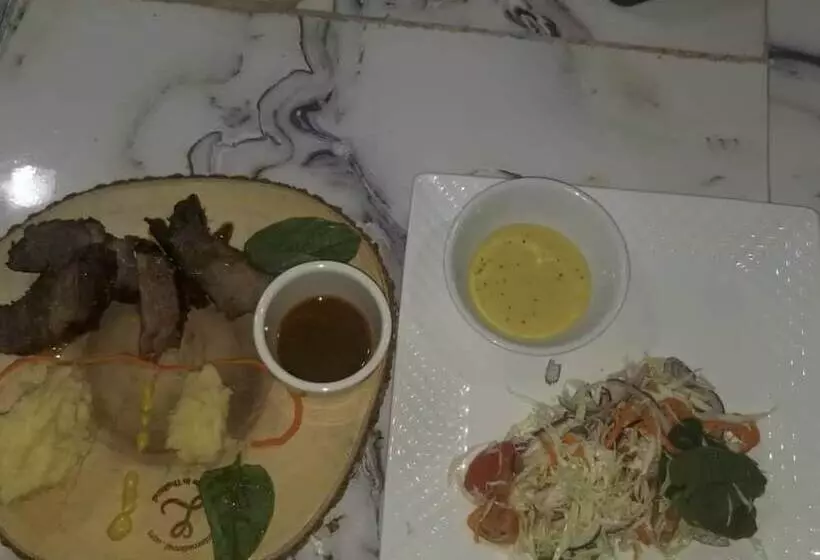 هتل Tariq S Resort And Restaurant