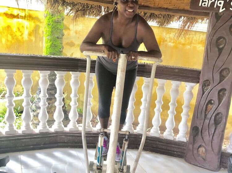 هتل Tariq S Resort And Restaurant