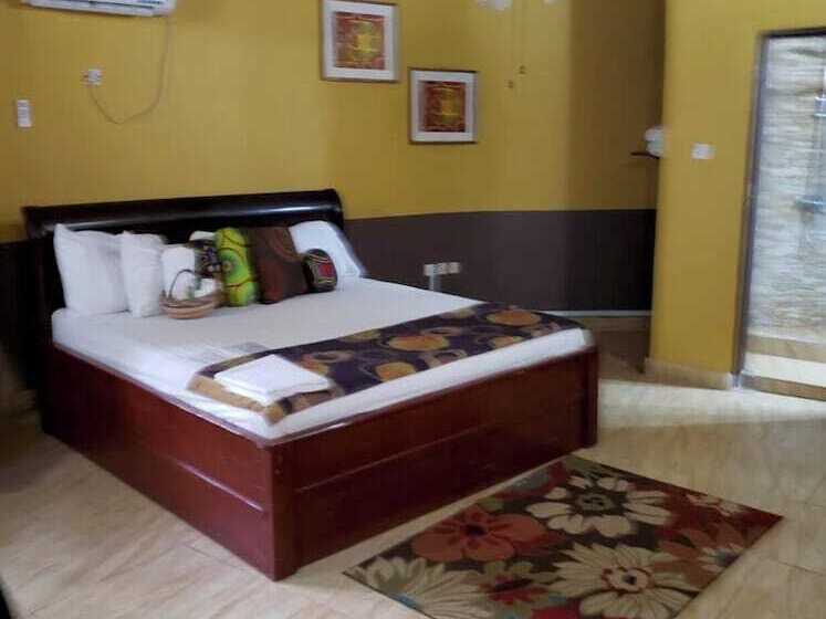 هتل Tariq S Resort And Restaurant