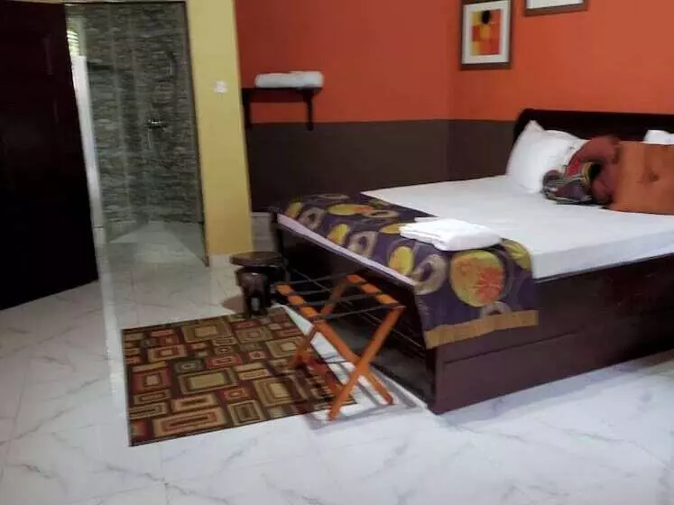 هتل Tariq S Resort And Restaurant