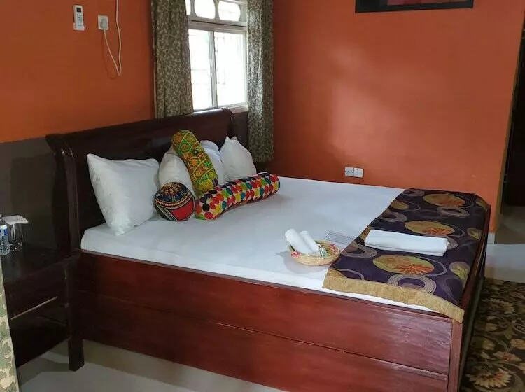 هتل Tariq S Resort And Restaurant