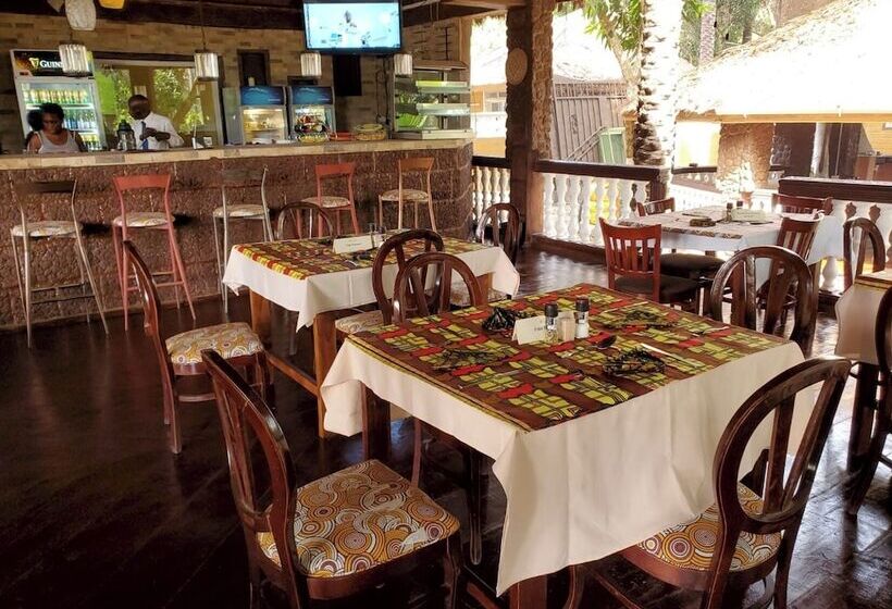 هتل Tariq S Resort And Restaurant