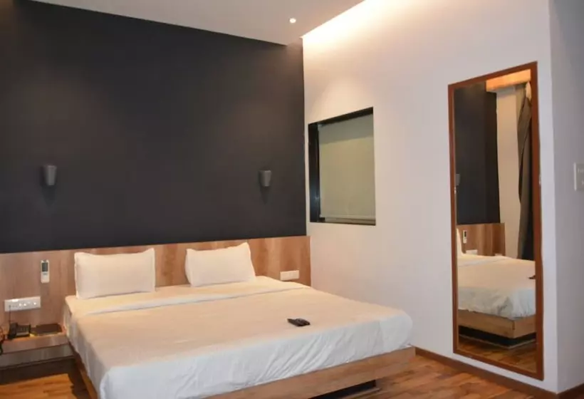 Hotelli The Grand Neelam
