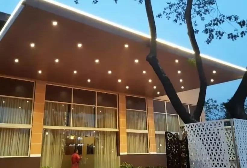 Hotelli The Grand Neelam