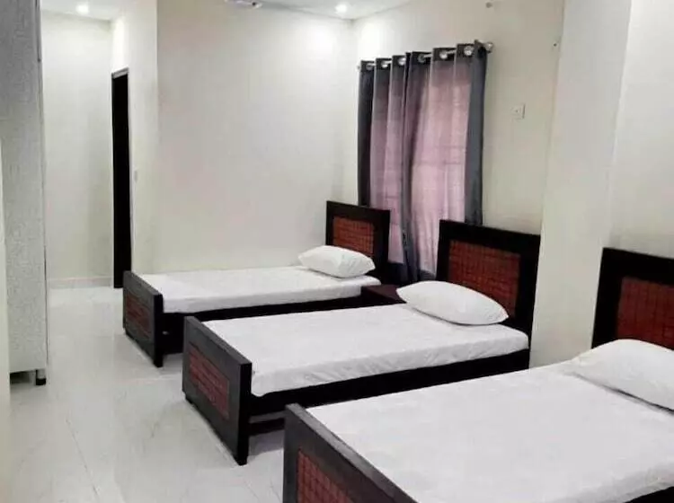 Uptown86 Girls Hostel