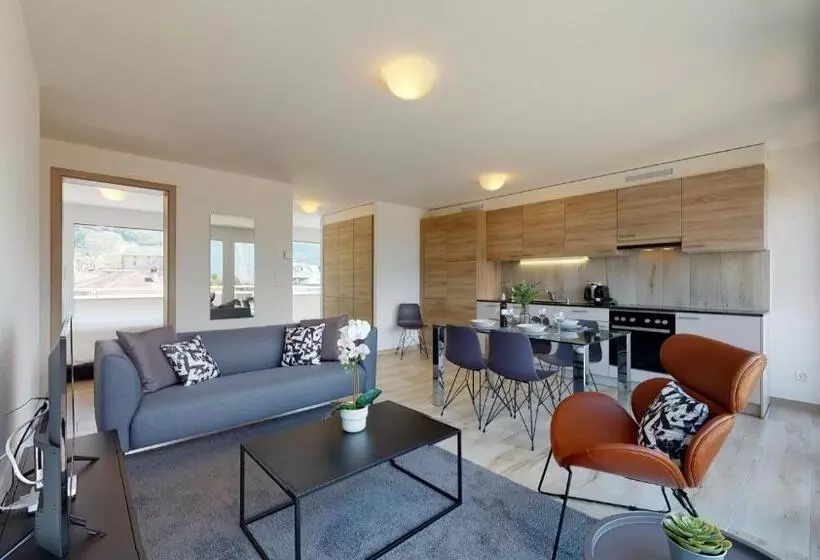 Nonanteneuf Appart Hôtel   Aigle