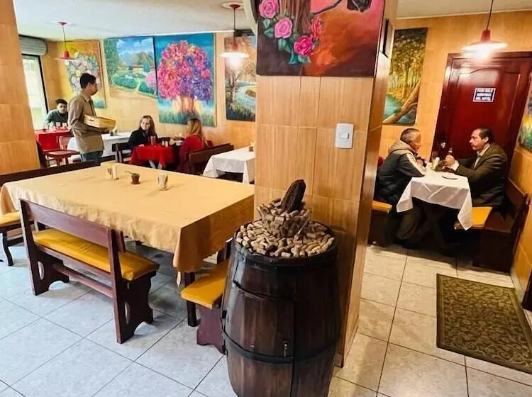 ホテル Estrellita Inn
