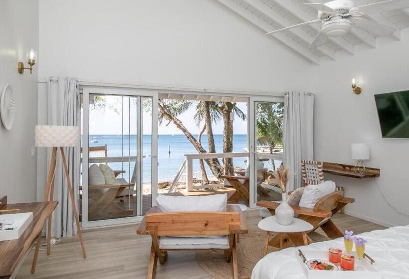 هتل Luna Beach Luxury Boutique Beach Front Resort