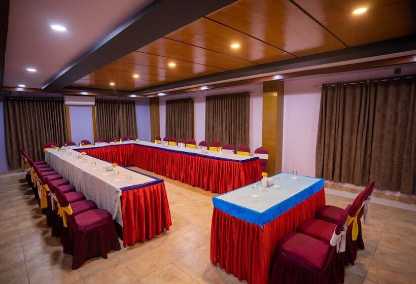 هتل Pauwa Pokhara