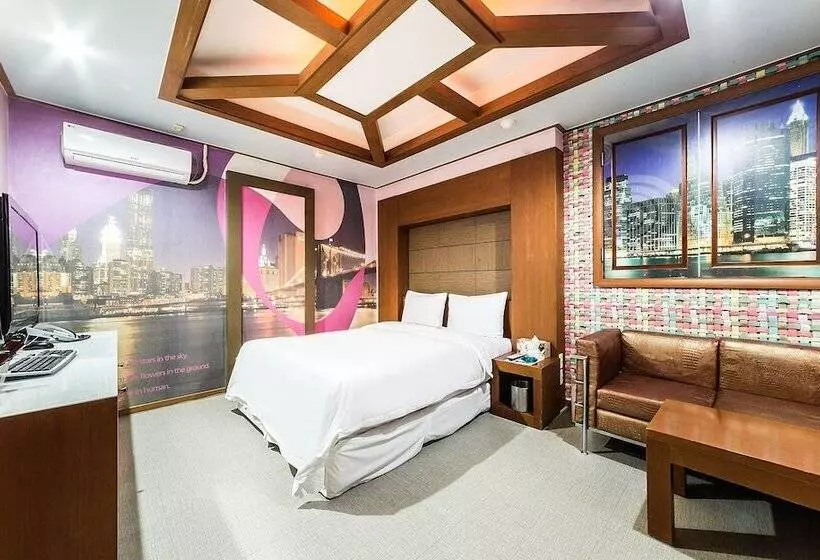 モーテル Chuncheon Hound Hotel Namchuncheon Station