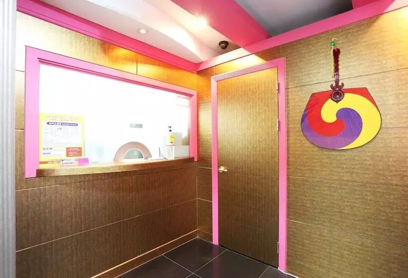 モーテル Chuncheon Hound Hotel Namchuncheon Station