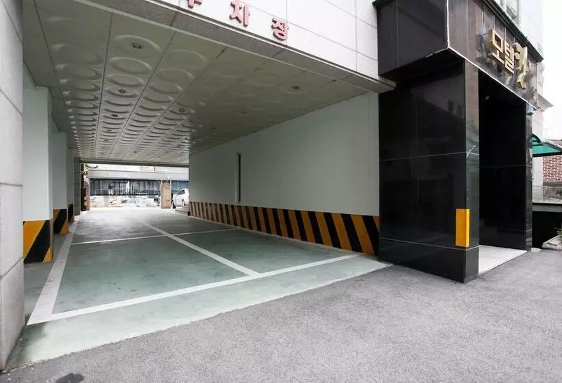 モーテル Chuncheon Hound Hotel Namchuncheon Station