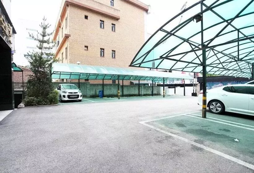 モーテル Chuncheon Hound Hotel Namchuncheon Station