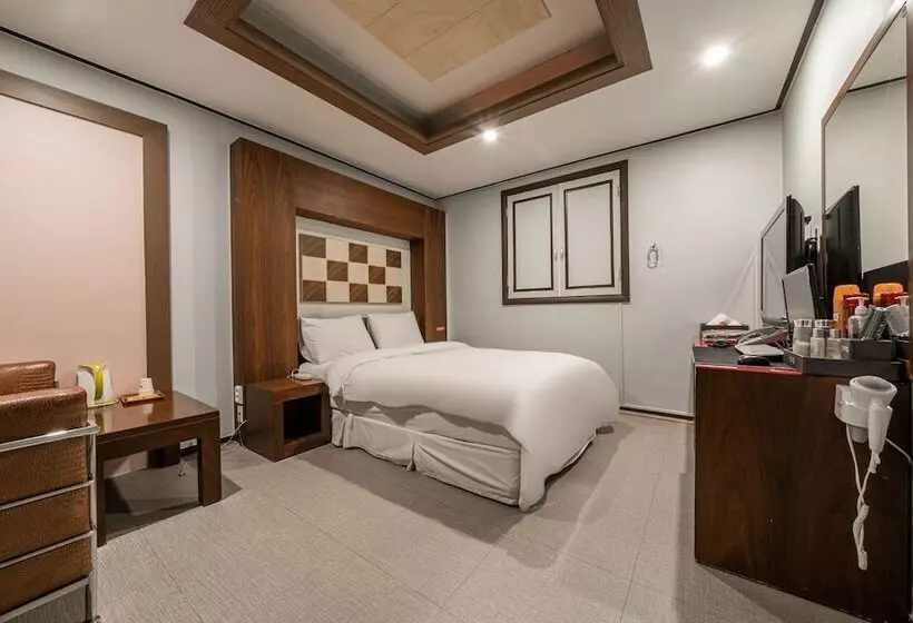 モーテル Chuncheon Hound Hotel Namchuncheon Station