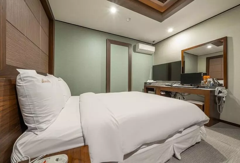 モーテル Chuncheon Hound Hotel Namchuncheon Station