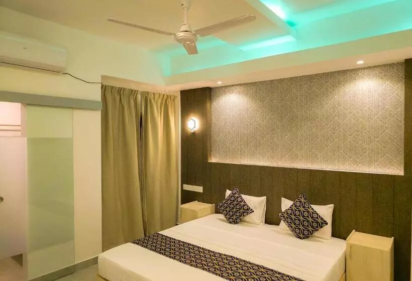 پانسیون Arora View