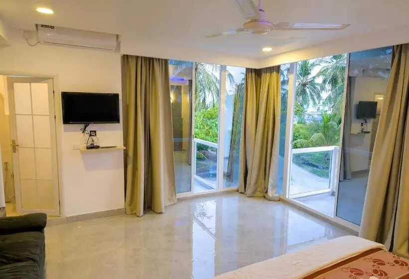 پانسیون Arora View