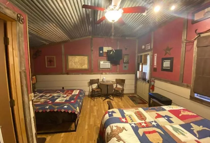ペンション Acorn Hideaways Canton Cozy Frontier Suite 1890s Cattle & Land Decor
