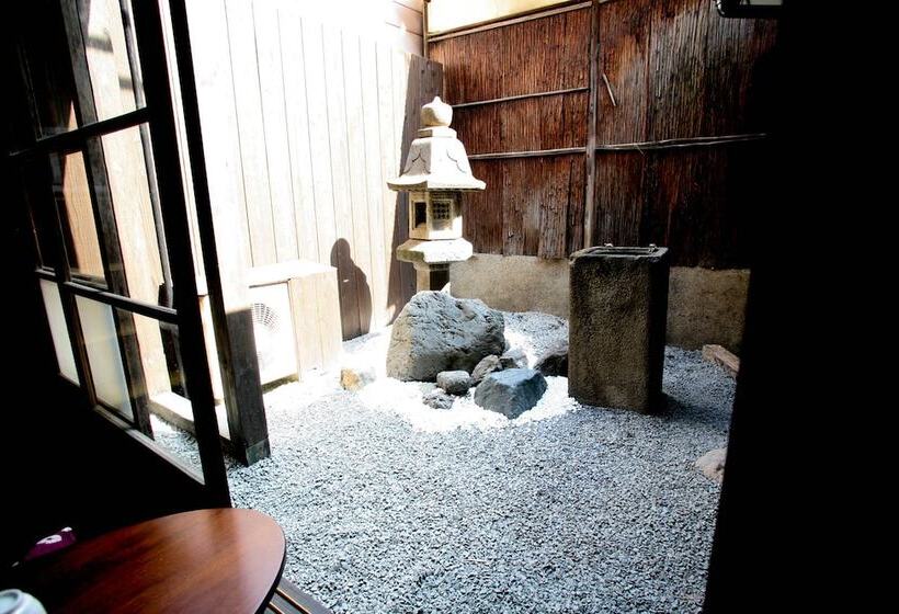 펜션 Guest House Omotenashi Kyoto